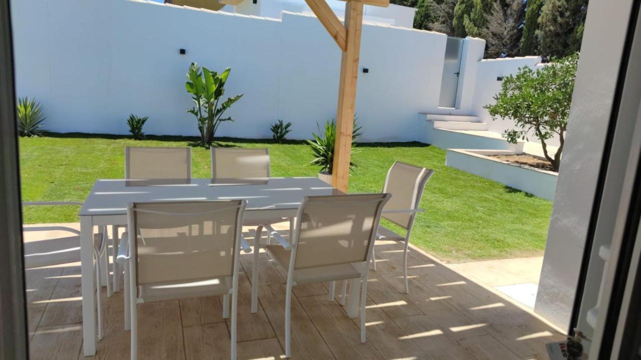 Palapa Garden Alojamientos, Piscina Privada Y Cerca Del Mar 奇克拉纳－德拉弗龙特拉 外观 照片